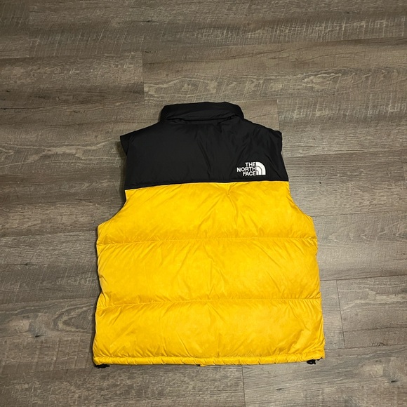 The North Face 1996 Retro Nuptse Puffer Vest - Picture 6 of 8